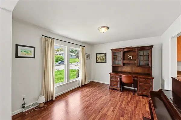 8005 N Harrison ST, Kansas City, MO 64118