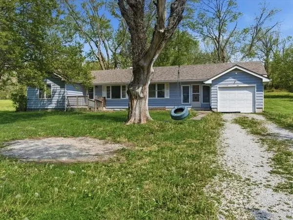 38022 T HWY, Camden, MO 64017
