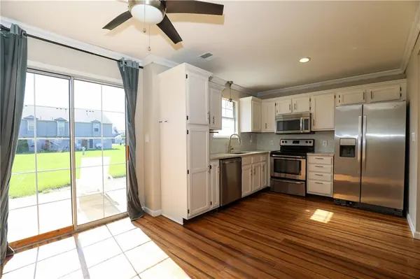 5635 NW Sunrise Meadow CIR, Lee's Summit, MO 64064