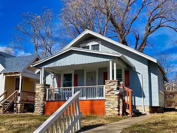 4028 E 68th TER, Kansas City, MO 64132