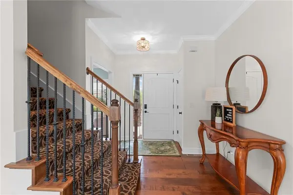 5898 S NATIONAL DR, Parkville, MO 64152