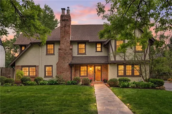 1211 W 61st TER, Kansas City, MO 64113
