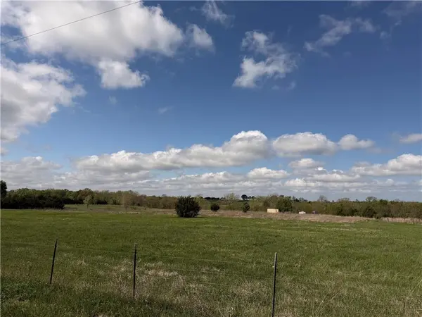 0000 Pflumm RD, Paola, KS 66071