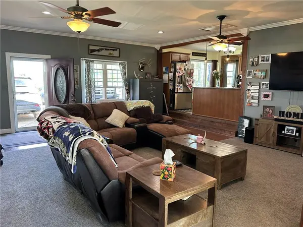 6 Ash ST, Hale, MO 64643