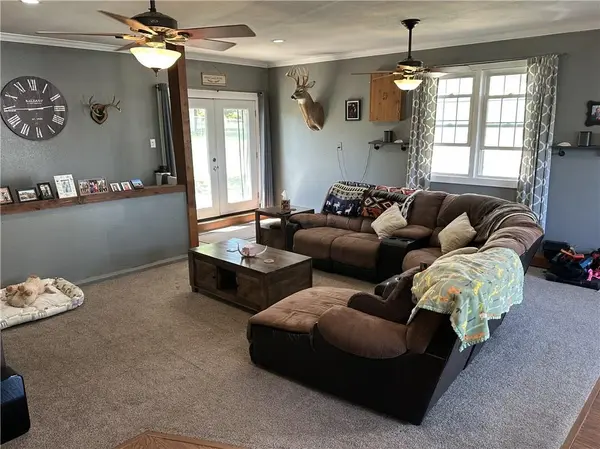6 Ash ST, Hale, MO 64643