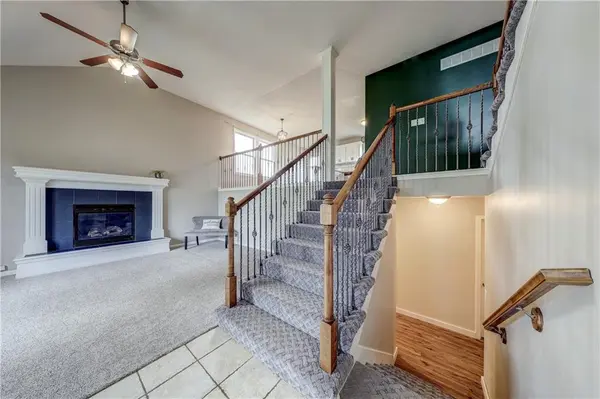 3725 N 152nd CT, Basehor, KS 66007