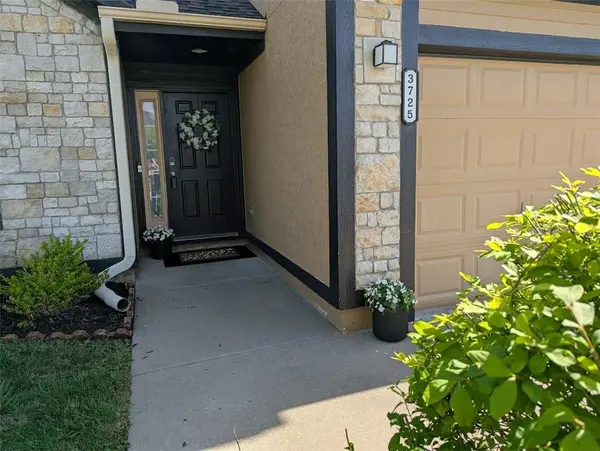 3725 N 152nd CT, Basehor, KS 66007