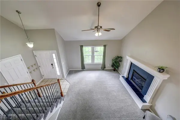 3725 N 152nd CT, Basehor, KS 66007