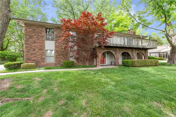 7610 NW Westside DR, Weatherby Lake, MO 64152
