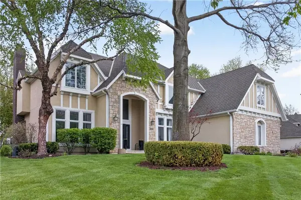 13118 Lamar AVE, Overland Park, KS 66209