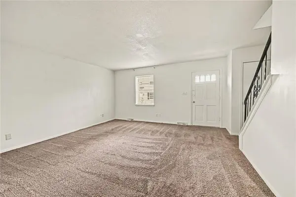 6041 E 127th ST, Grandview, MO 64030