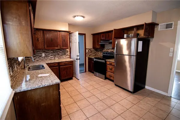 13112 Winchester AVE, Grandview, MO 64030