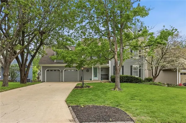 15317 W 83rd TER, Lenexa, KS 66219