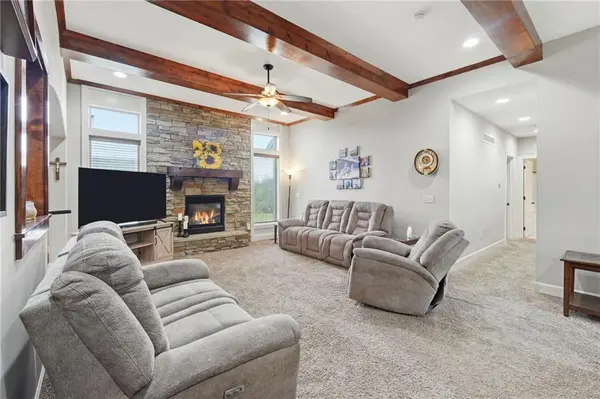 19580 W 107th ST, Olathe, KS 66061