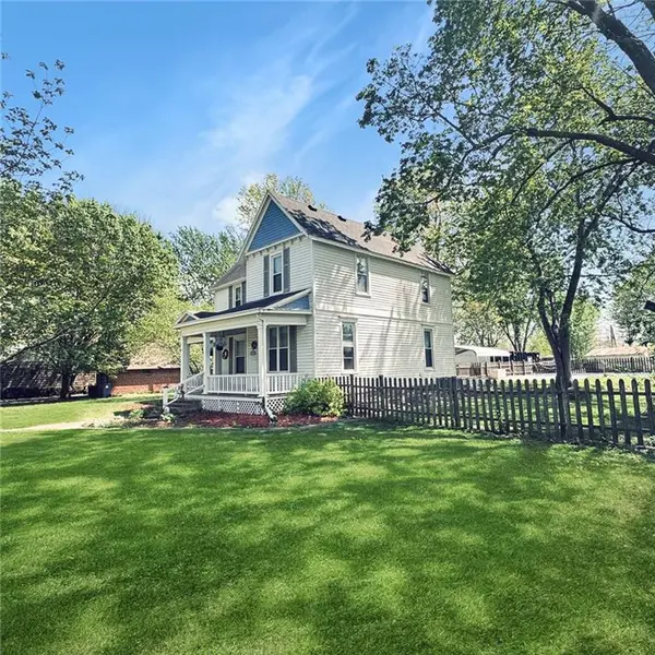 206 W Chestnut ST, Odessa, MO 64076