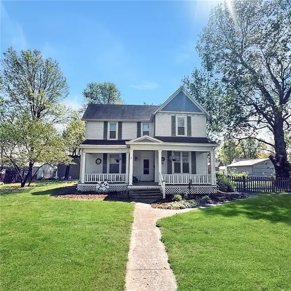 206 W Chestnut ST,  Odessa,  MO 64076