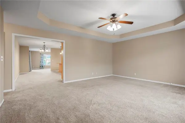 1102 Bristol DR, Raymore, MO 64083