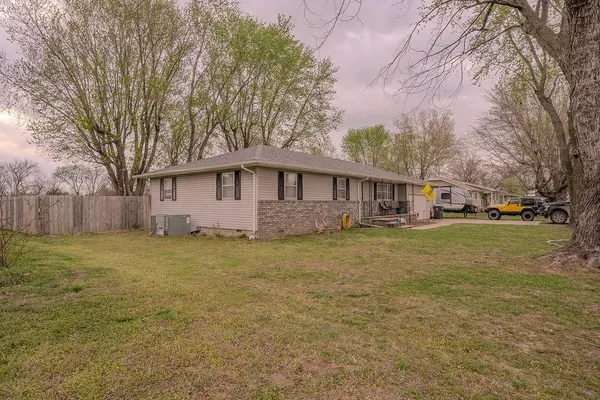804 N 8th ST, Chetopa, KS 67336