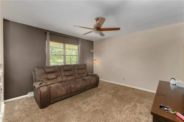 16006 Lawrence AVE, Belton, MO 64012