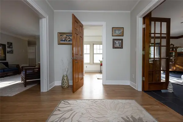 7329 Ward Pkwy, Kansas City, MO 64114