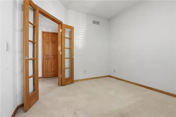 4536 SW Gull Point DR, Lee's Summit, MO 64082