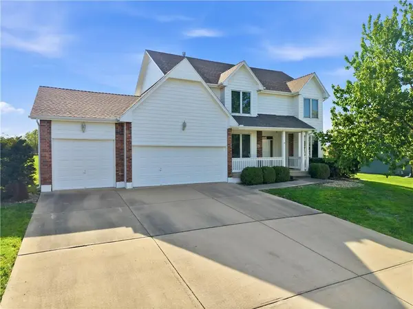4536 SW Gull Point DR, Lee's Summit, MO 64082