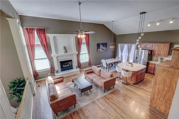 16655 W 155th TER, Olathe, KS 66062