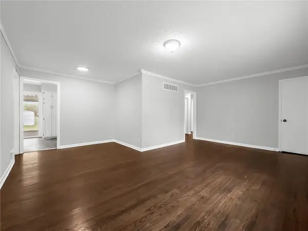 1000 NE 66th TER, Gladstone, MO 64118