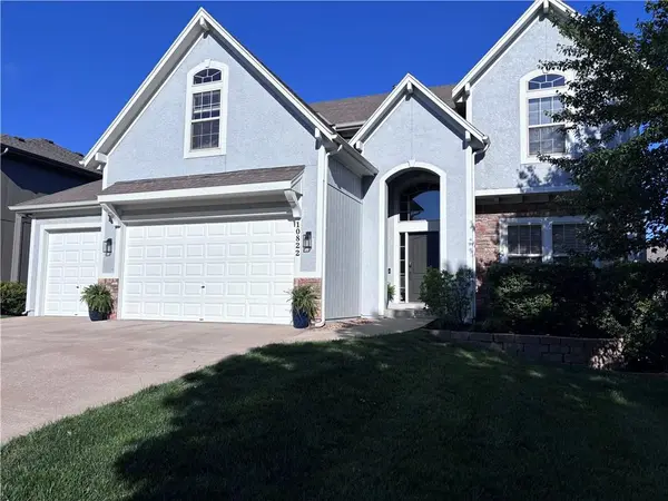 10822 S Appleridge LN, Olathe, KS 66061