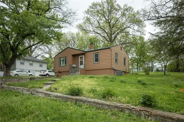 111 WALLER AVE,  Excelsior Springs,  MO 64024