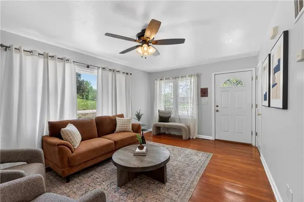 2800 Russell RD, Kansas City, MO 64117