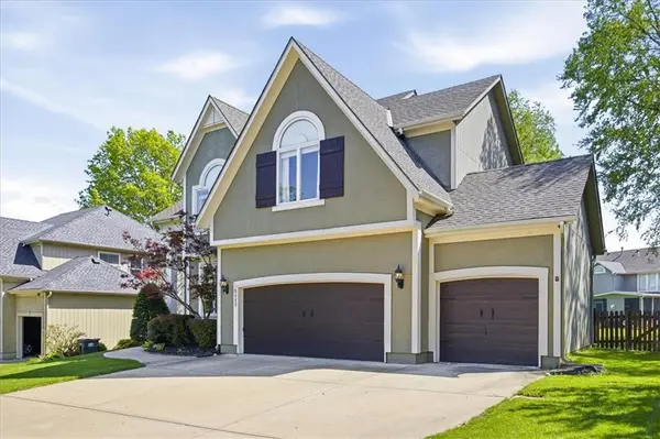 5117 W 162nd ST, Stilwell, KS 66085