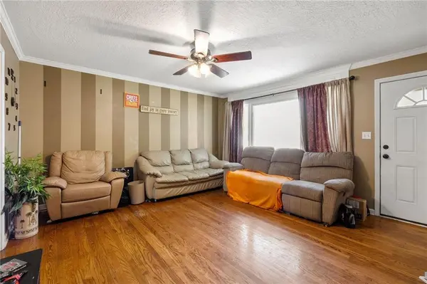 803 NW N Summit CIR, Blue Springs, MO 64015