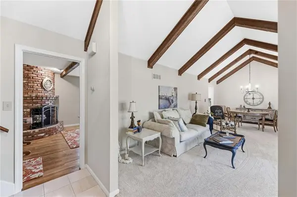 9912 Farley LN, Overland Park, KS 66212