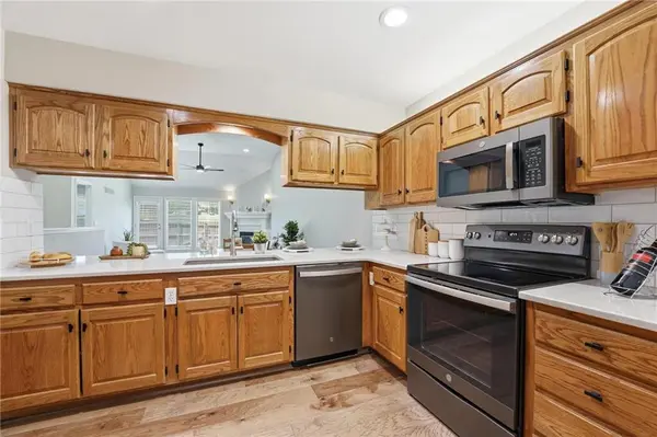 403 NE 101st ST, Kansas City, MO 64155
