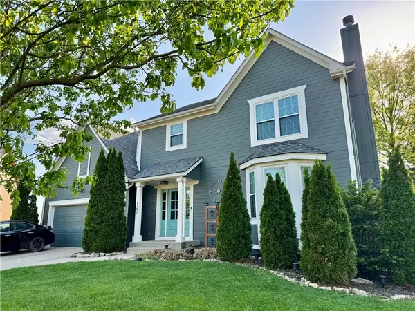 1207 N 1st ST #E, Louisburg, KS 66053