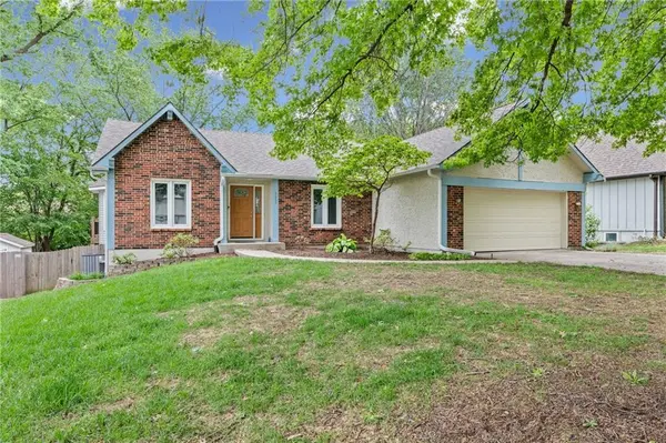 9833 W 101st TER, Overland Park, KS 66212
