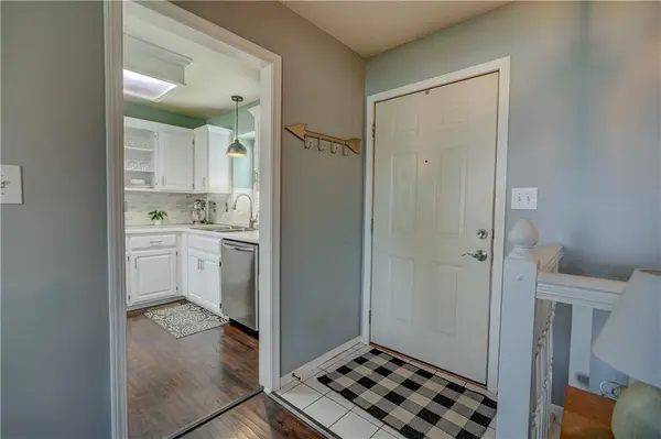 501 SW Whitestone DR, Grain Valley, MO 64029