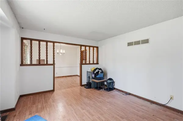 14806 E 200th ST, Peculiar, MO 64078
