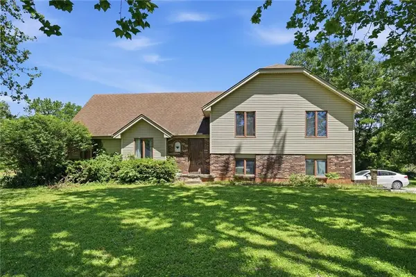 14806 E 200th ST,  Peculiar,  MO 64078
