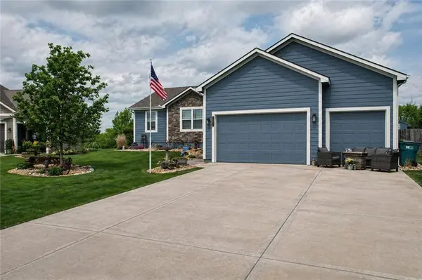 21650 W Wilson ST, Spring Hill, KS 66083