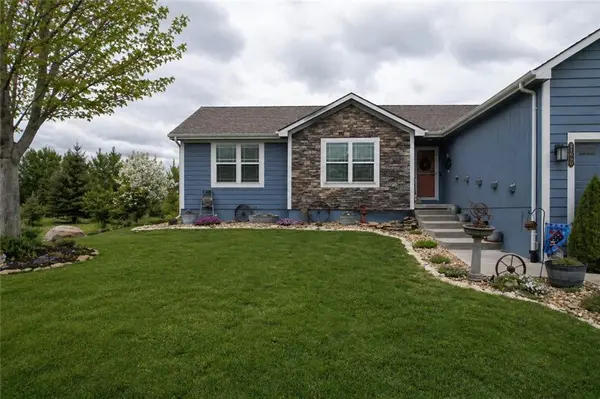 21650 W Wilson ST, Spring Hill, KS 66083