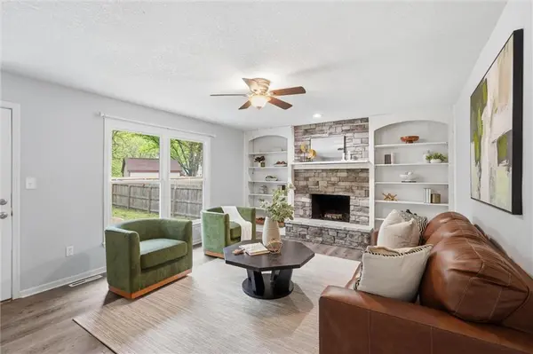 1021 S Clairborne RD, Olathe, KS 66062
