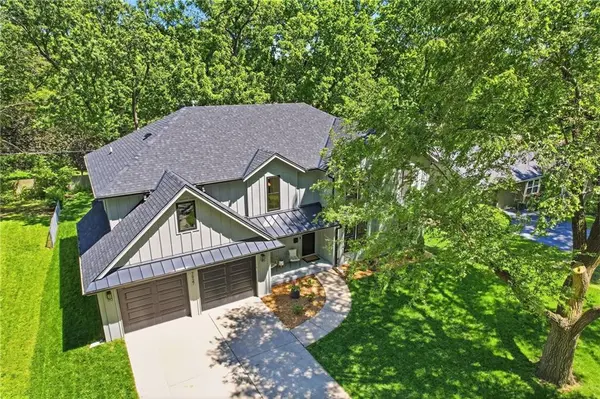 7927 Chadwick ST, Prairie Village, KS 66208