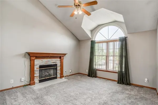5215 NE 63RD ST, Kansas City, MO 64119