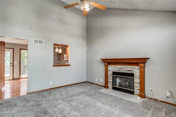5215 NE 63RD ST, Kansas City, MO 64119