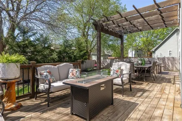 907 Andover ST, Lawrence, KS 66049