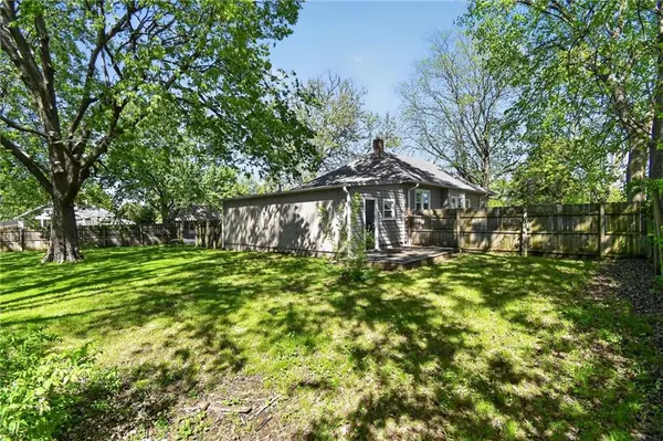 10143 E Golf AVE, Independence, MO 64053