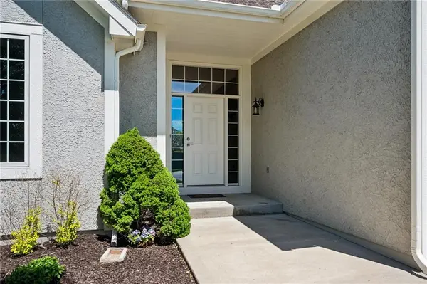 11005 N Cosby AVE, Kansas City, MO 64154