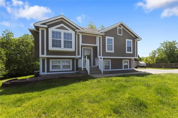10527 N Ditman AVE, Kansas City, MO 64157
